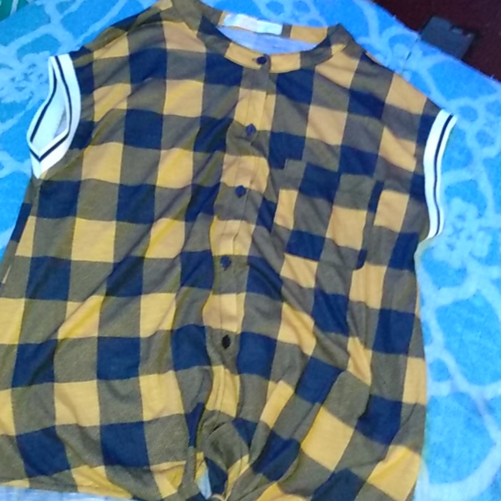 Yellow flannel t shirt sleevless